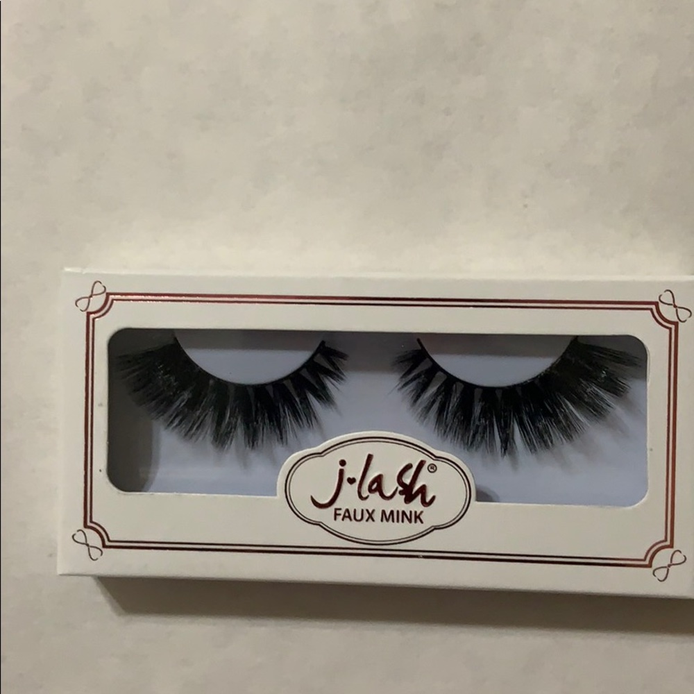 False Eyelash Strips